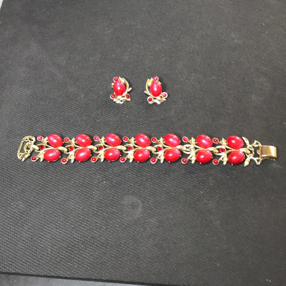 Vintage Coro bracelet and clip on earrings
